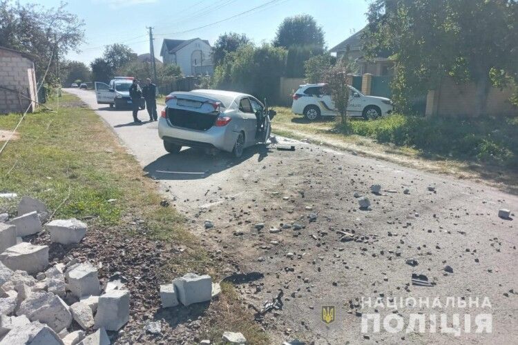 На Камінь-Каширщині водій в’їхав у блокпост: травмував усіх в автівці й поліцейського