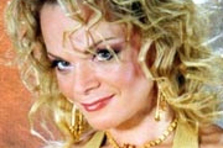 52-РІЧНА ЛАРИСА ДОЛІНА СТАНЕ МАМОЮ