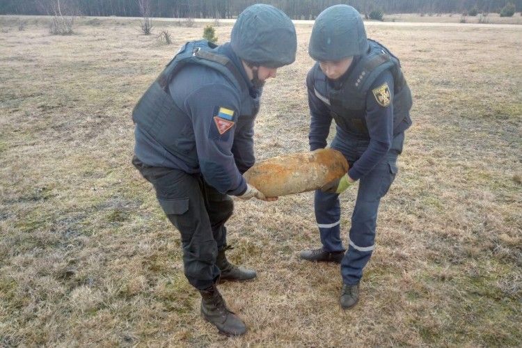 На Волині сапери ДСНС знешкодили 10 боєприпасів часів минулих воєн