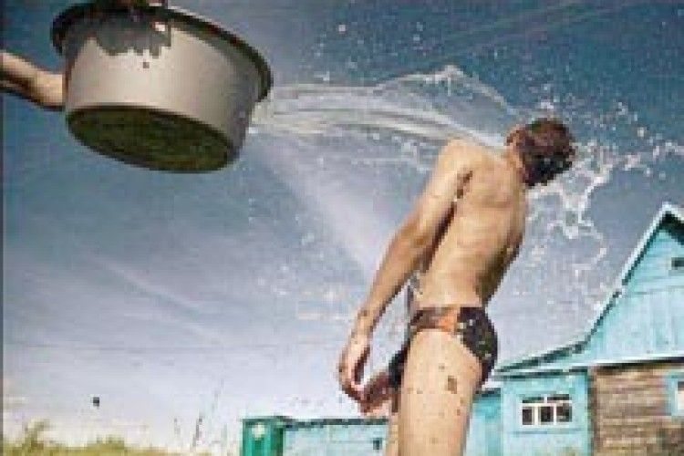 ВИЛІКУВАВСЯ ХОЛОДНОЮ ВОДОЮ