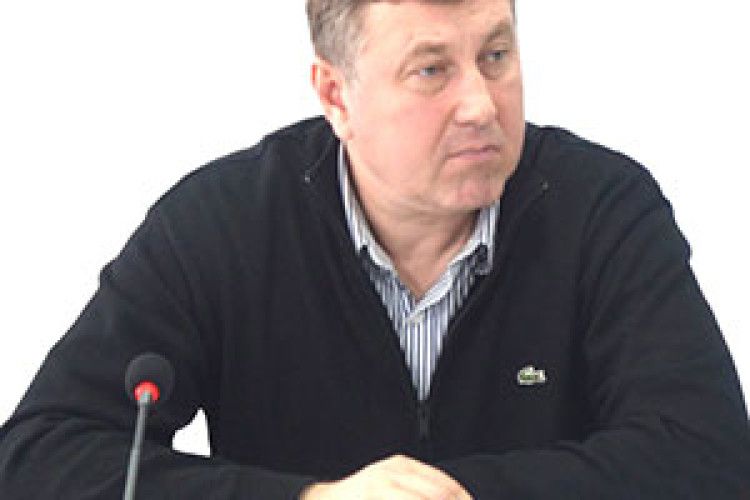 «ПОРОШЕНКО ― НЕЗАЛЕЖНИЙ ПОЛІТИК, ЯКИЙ НЕ МАЄ НІ ПЕРЕД КИМ ФІНАНСОВИХ ЗОБОВ’ЯЗАНЬ»*