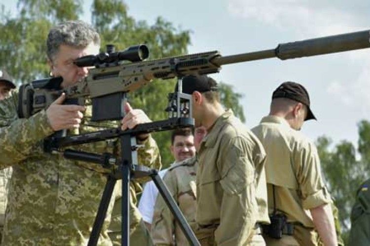 «Порох президентським коштом» – Порошенко витратив на підтримку ЗСУ 500 мільйонів з власної кишені?