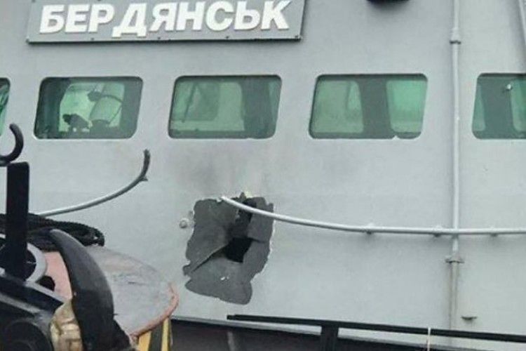 У Москві в українських моряків забрали форму і розсадили по одиночках