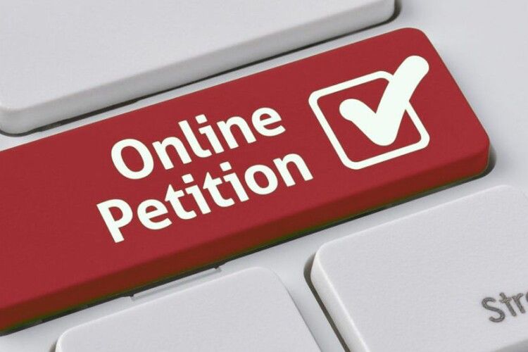 Лучанка зареєструвала петицію про ліквідацію з території «Старого ринку» незаконно встановлених контейнерів
