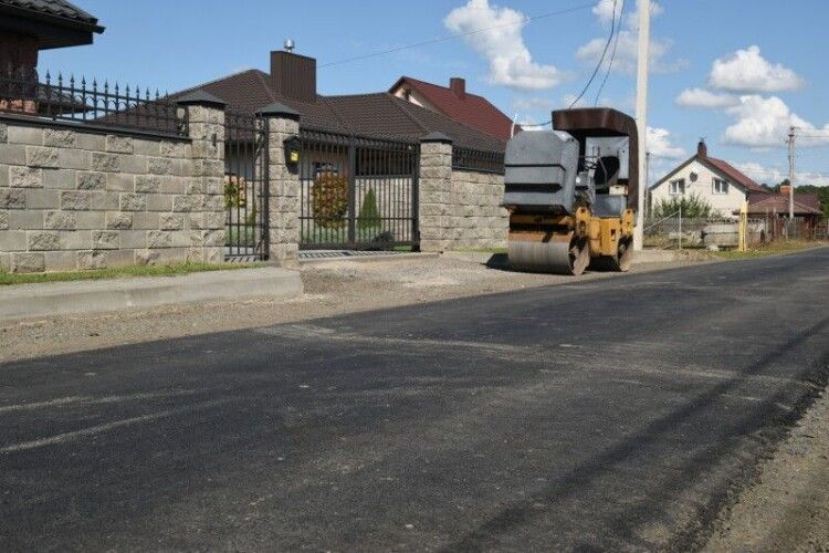 У селах біля Луцька ремонтують дороги