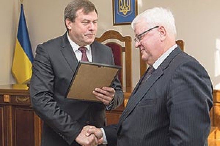 ЧЕСТЬ СУДДІ ВІДІБРАТИ НЕ МОЖНА,  ЇЇ МОЖНА ЛИШЕ ВТРАТИТИ