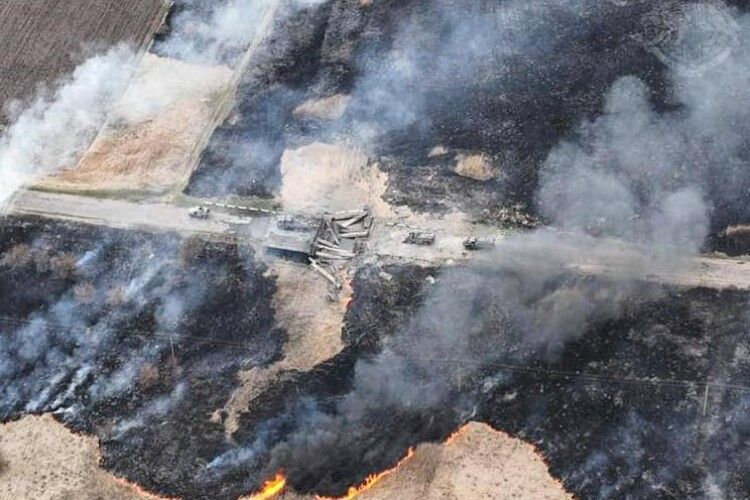 Спецпризначенці підірвали міст з колоною російської техніки (Фото)