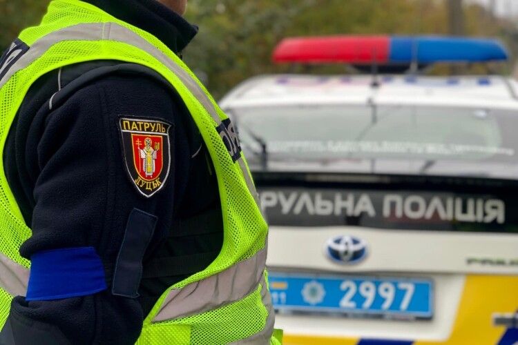 Волинян просять бути уважними на дорогах через обмеження світла