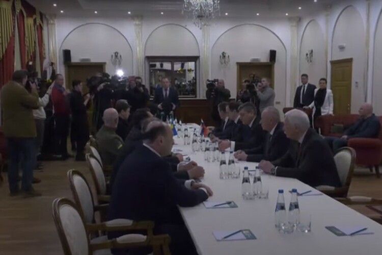 На українсько-білоруському кордоні тривають перемовини з Росією