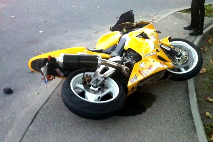 У Любомльському районі легковик врізався у мопед