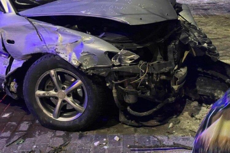 Медики повідомили про стан дівчини, яку ввечері у Луцьку збило авто