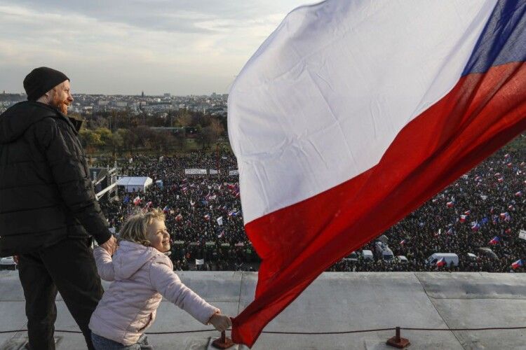 Прем'єр-міністр Чехії розповів, як можна зупинити Путіна