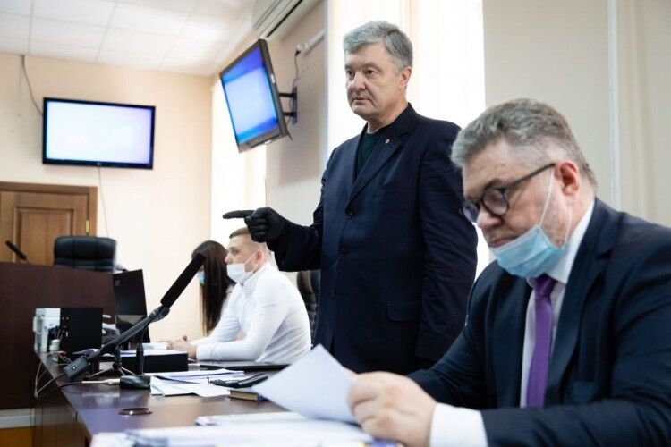 Петро Порошенко у Печерському суді: поверніть цей «треш» Венедіктовій і не ганьбіться