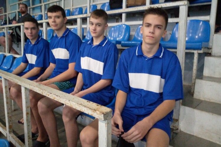 Юні волиняни тішать першими здобутками на чемпіонаті України з плавання 