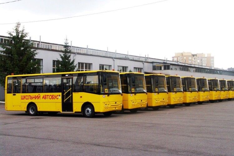 11 шкільних автобусів з Волині поїдуть на Тернопільщину