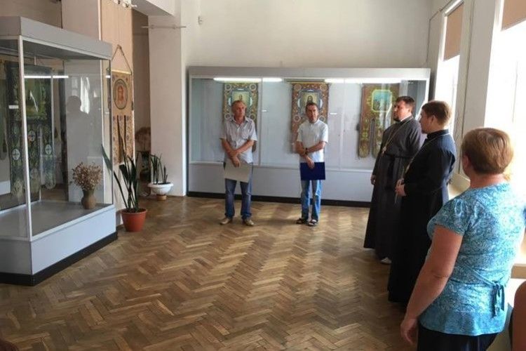 У Володимирі відкрили виставку старовинних хоругов