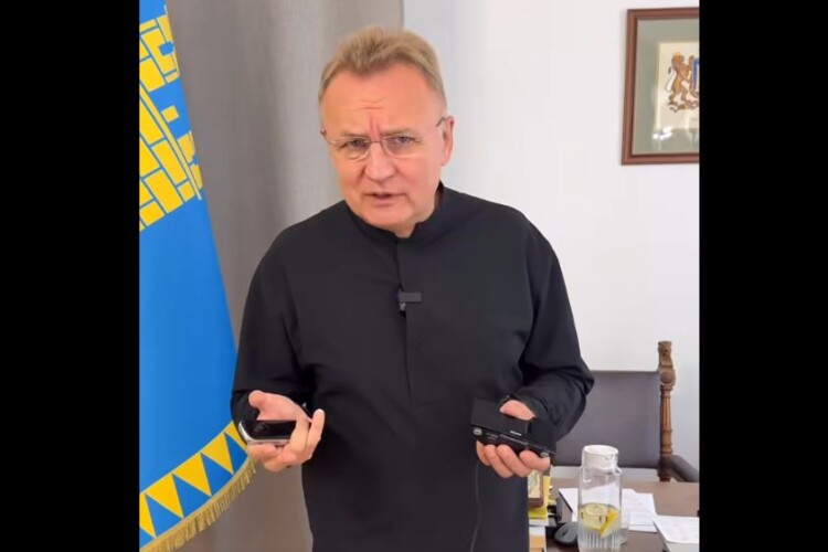 У мера Львова в кабінеті знайшли прослуховувальний пристрій. Невже поставив Порошенко?