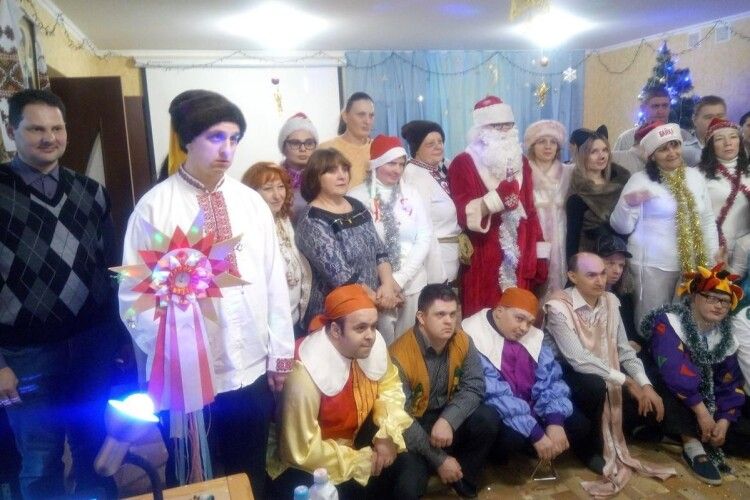 Аматори сцени з інвалідністю грали у виставі «Одного разу під Новий рік»