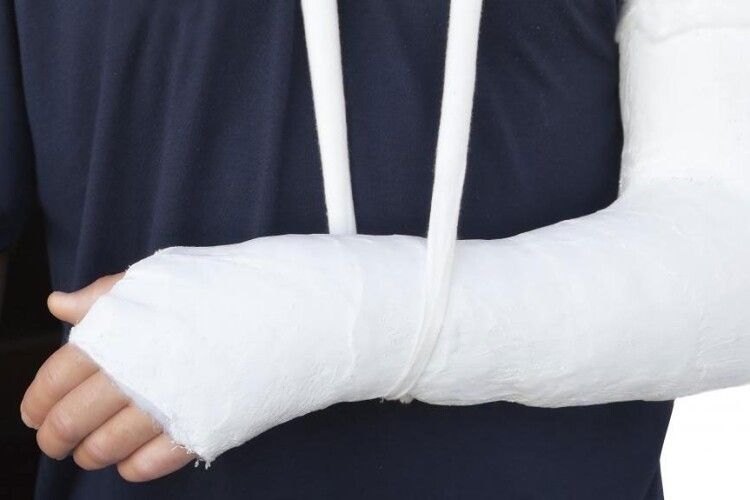 У Дніпрі лікарі «випадково» прооперували дитині не ту руку