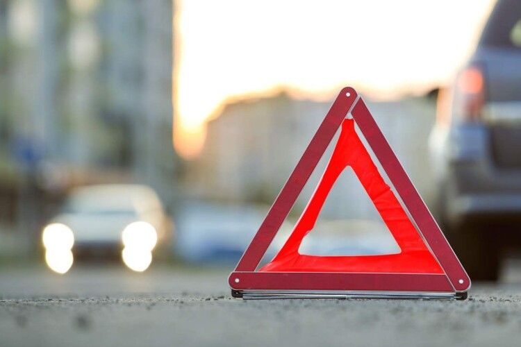 На трасі біля Луцька через ДТП обмежили рух транспорту