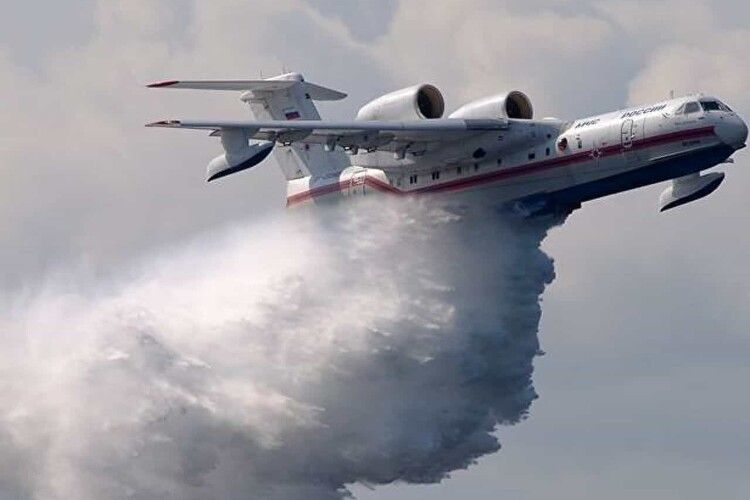 Гасив лісові пожежі: у Туреччині розбився літак Міноборони Росії, всі загинули (Відео моменту)
