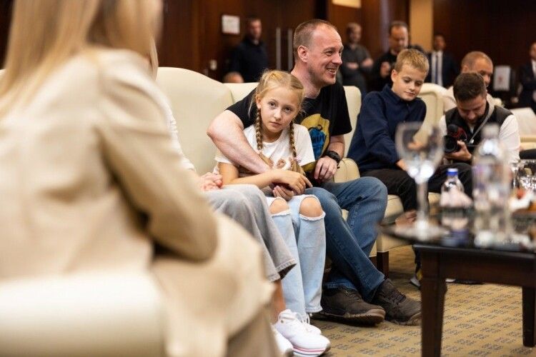 Захисники «Азовсталі» зустрілися в Туреччині з родинами (Фото) 