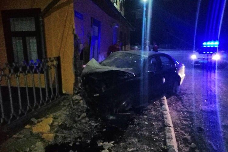 Камінь-каширські рятувальники деблокували пасажира з автівки