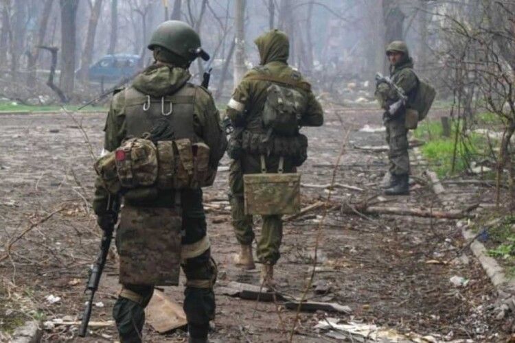 Шукають з гелікоптерами: на Запоріжжі з казарм втекли понад 70 окупантів