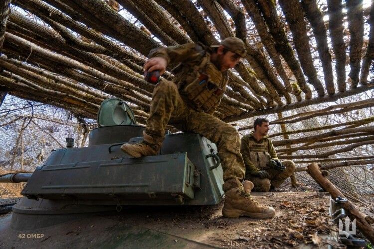 Волинянин «Янгол» та львів’янин «Елвіс» нищать рашистів із САУ «Вaby»