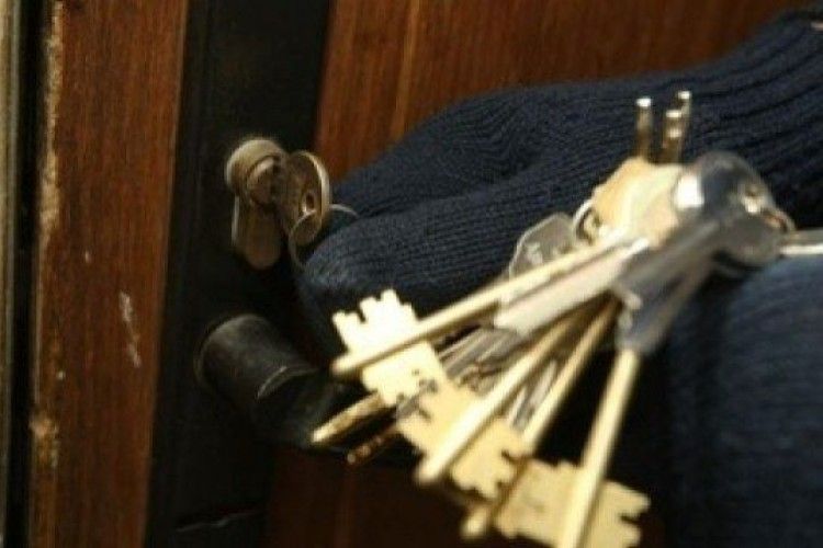 Пильні сусіди злапали двох «ведмежатників» 