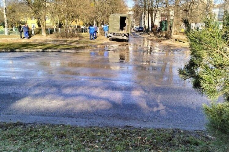 Аварія на мережі: у Луцьку понад 20 будинків без води