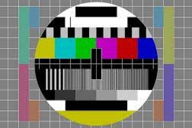 «Інформаційне мародерство» - мережі гудуть про вимкнення трьох телеканалів