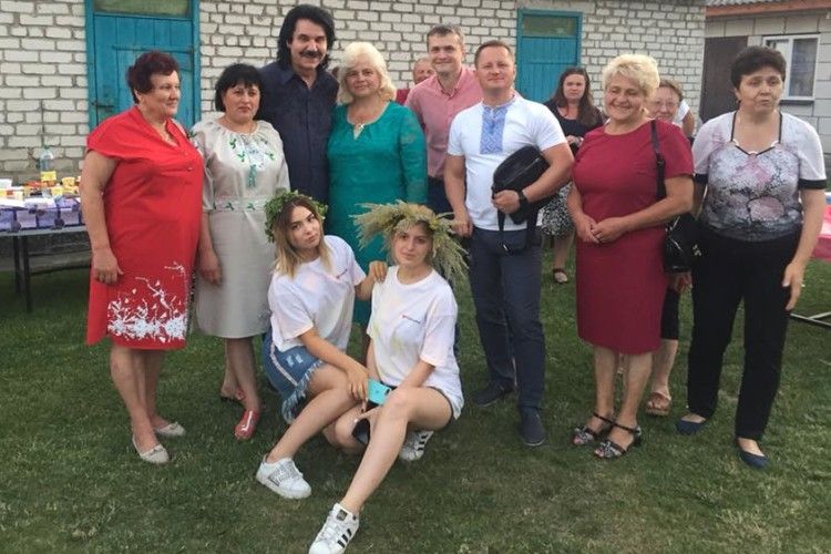 Нардеп Ігор Луценко та народний артист Павло Зібров на Волині цієї ночі шукали цвіт папороті