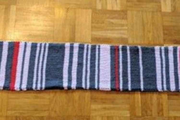 «Шарф запізнень поїздів» точно «відбив» вартість ниток