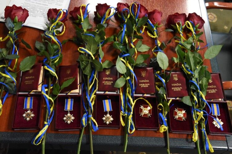 У Луцьку родичам загиблих Героїв вручили державні нагороди (Фото)