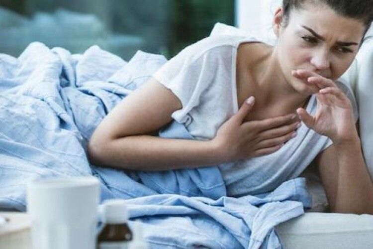 Нічний кашель заважає спати: поради, які допоможуть