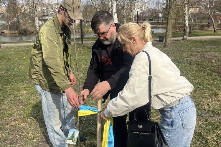 У місті на Волині вшанували пам'ять полеглого Воїна особливим символом