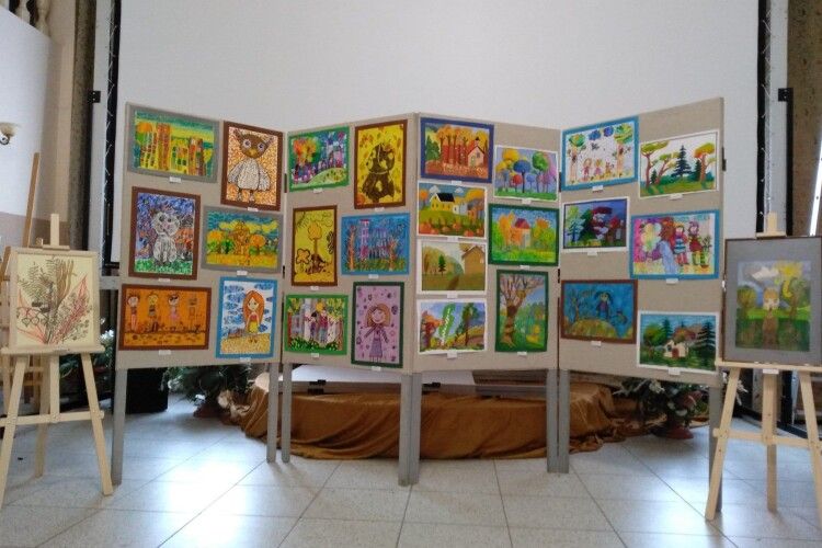 Юні волинські художники презентували «Барви осені»