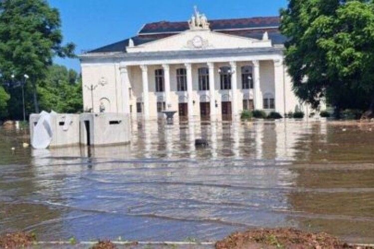Великий потоп на Херсонщині: вода піднялася на 5 метрів (Відео)