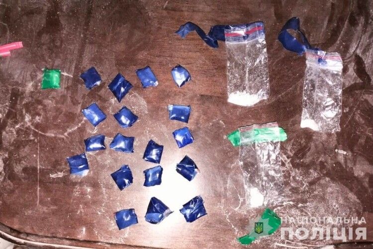 У Луцьку затримали групу збувачів психотропів