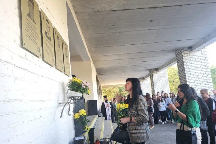 У Ковелі відкрили меморіальні дошки на школах, де навчались полеглі Герої