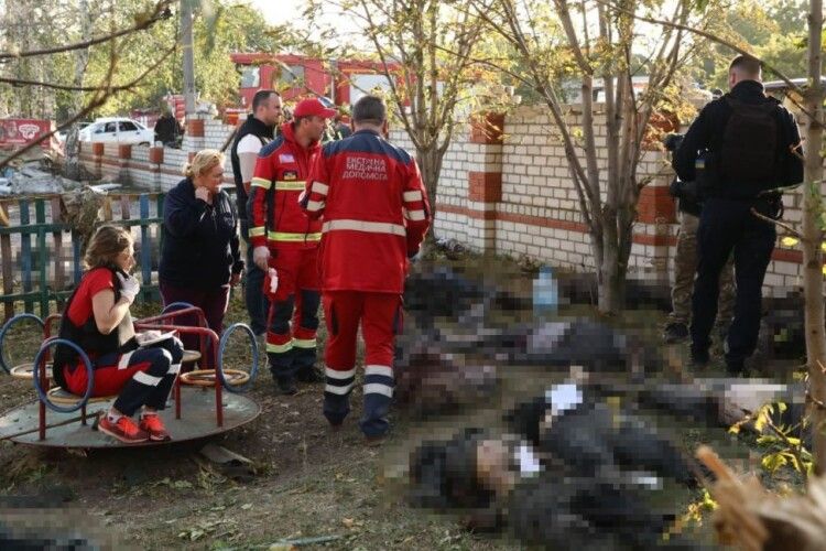Поминальний обід у селі Гроза, куди росіяни вдарили ракетою, був по загиблому військовому