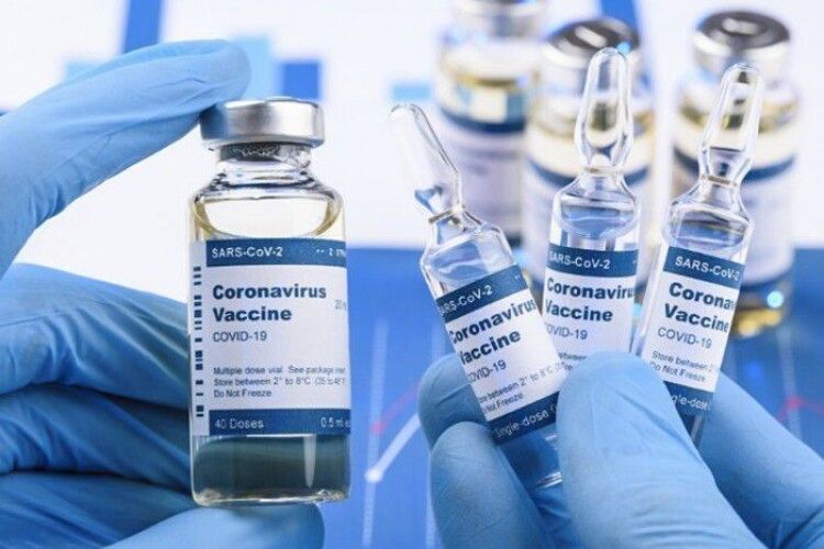 США поділяться вакцинами з Україною
