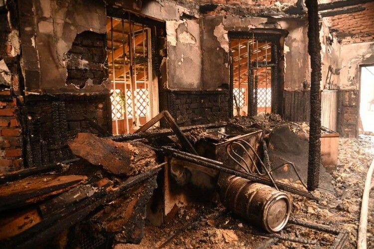 Пожежників повідомили запізно: на Рівненщині згорів магазин-кафе