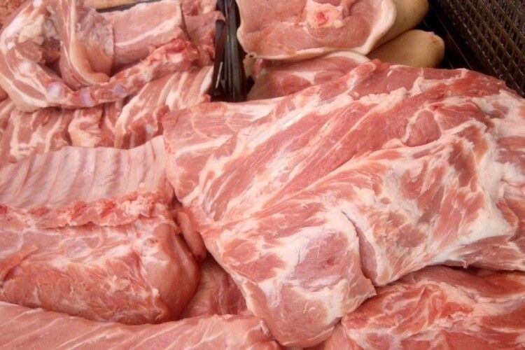 В Україні подорожчає свинина: чому і скільки нині коштує м’ясо