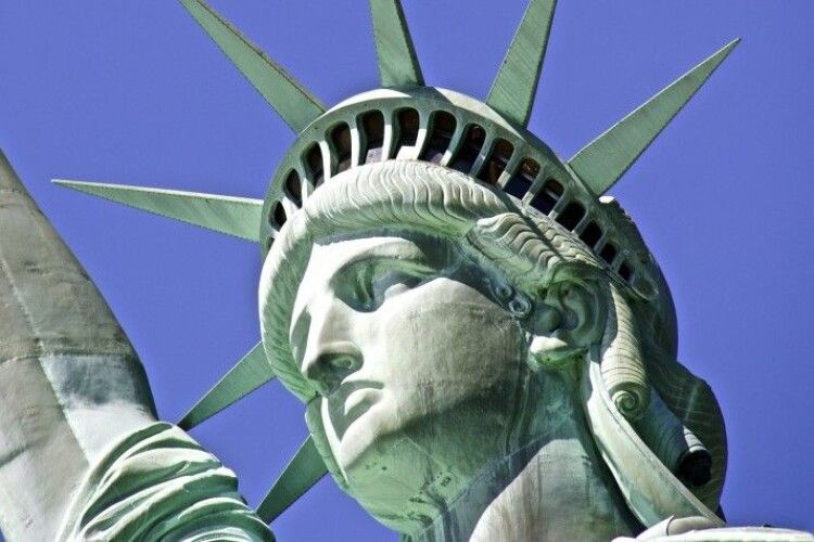Франція відправить до США ще одну статую Свободи