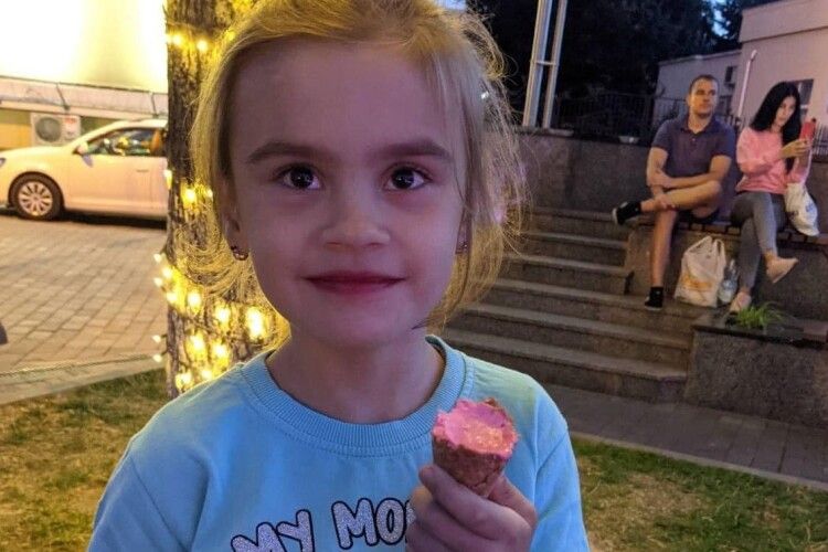 Дівчинці з Горохова діагностували рак крові: батьки просять про допомогу