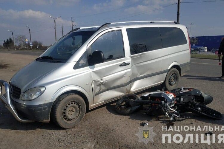 Внаслідок ДТП у Нововолинську постраждав 27-річний мотоцикліст