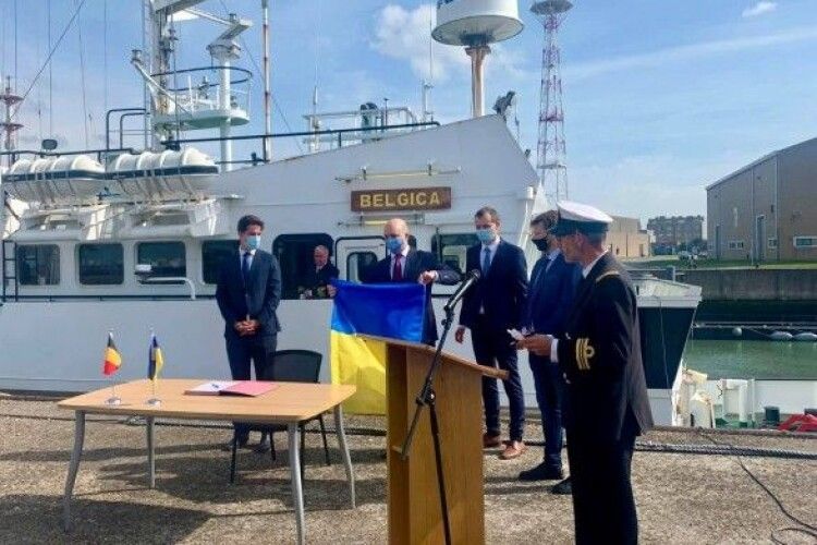 Бельгія передала Україні легендарне науково-дослідне судно «Бельгіка»