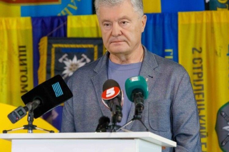 Порошенко: ВР має перервати відпустку і ухвалити закон про заборону рпц в Україні